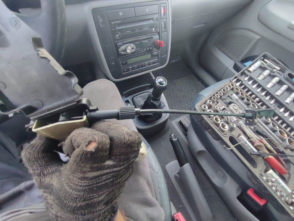 Ступичный, пыльник трипода, трос двери. — Volkswagen Sharan (1G), 1,9 л ...