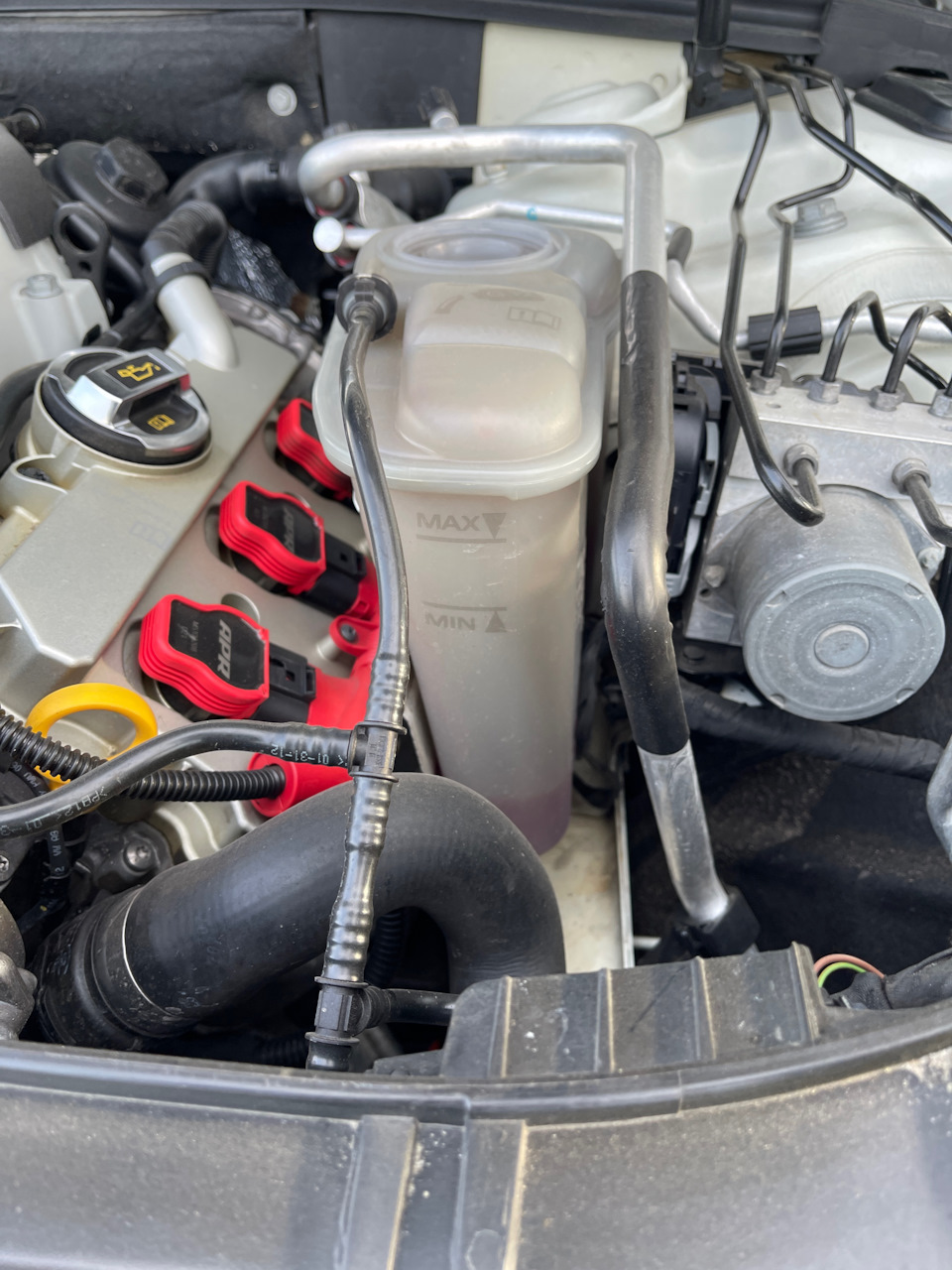 Антифриз ушел не попрощавшись. — Audi S5 (1G)