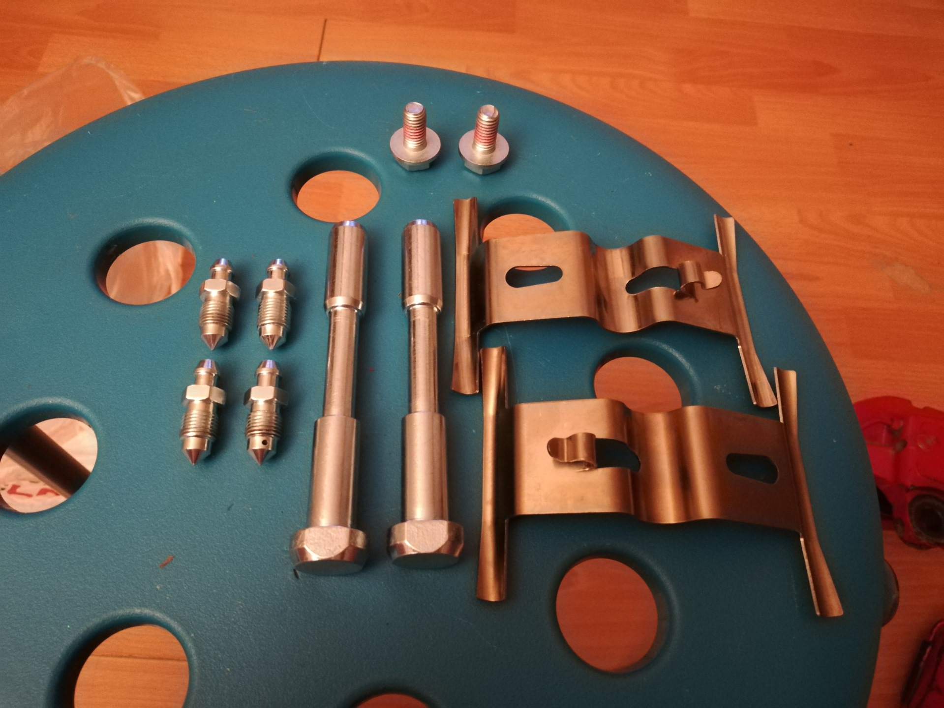 21. Ремкомплект для суппортов Brembo Z18 — Volkswagen Touareg (2G), 3 л ...