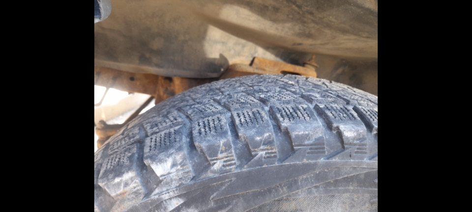 Шины зимние нешипованные Bridgestone 265/70 R16, штампованные диски ...