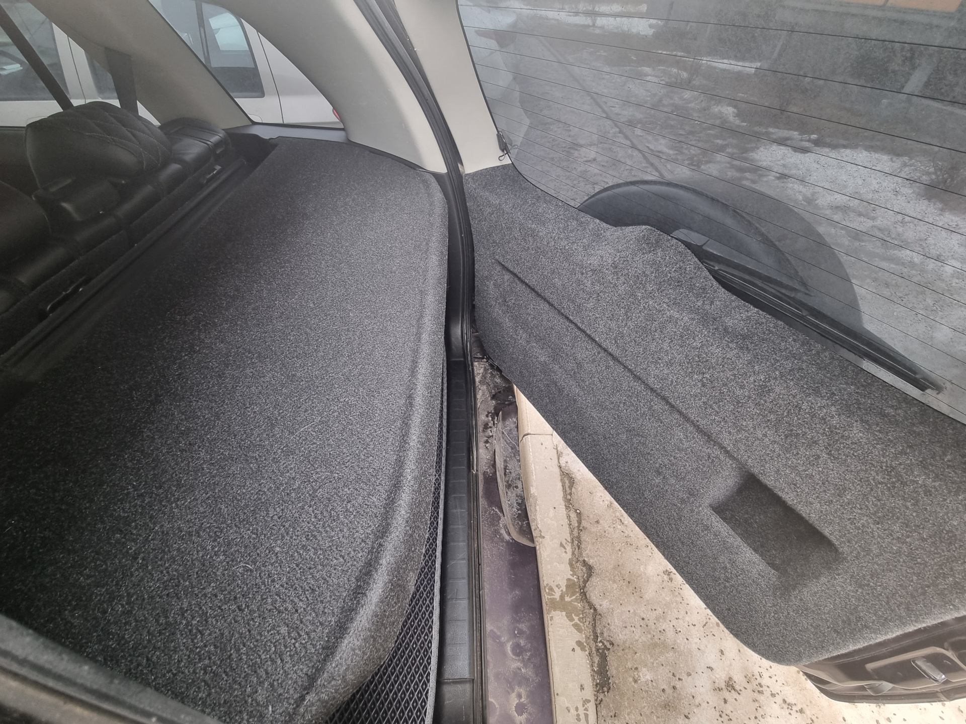 Оклейка пластика двери багажника в карпет. Шумоизоляция. — Suzuki Grand ...