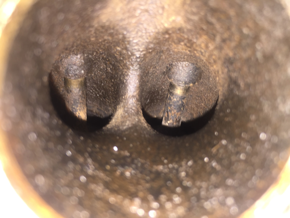 Заливает свечу в цилиндре — DRIVE2