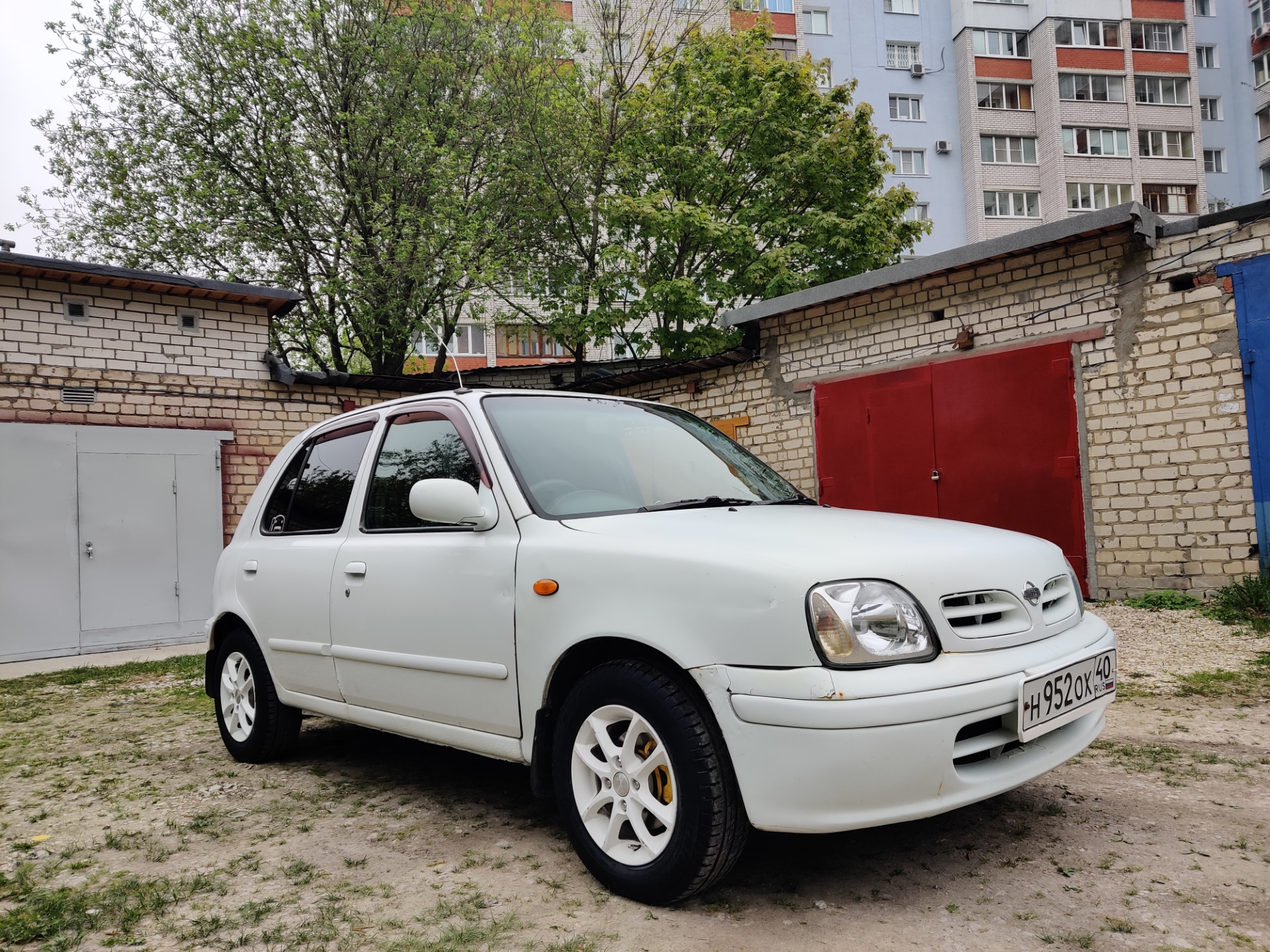 Nissan March II (k11). Марч 2001 года. Ниссан белый 2001 года. Ниссан Марч белый. March two