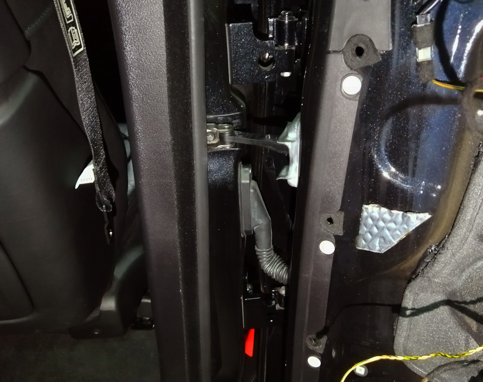 Два усилителя DSP2. Штатные сабы в задние двери шаг 1. — BMW X5 (E53 ...