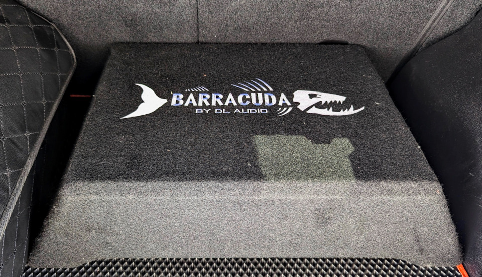 DL Audio Barracuda 12A Flat в багажнике Haval Dargo — Haval Dargo