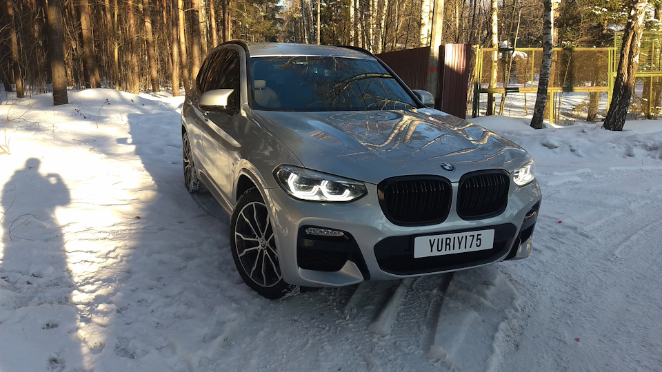 BMW x3 e90 черная зимой