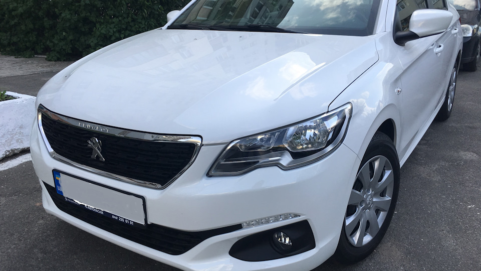 Peugeot 301 седан