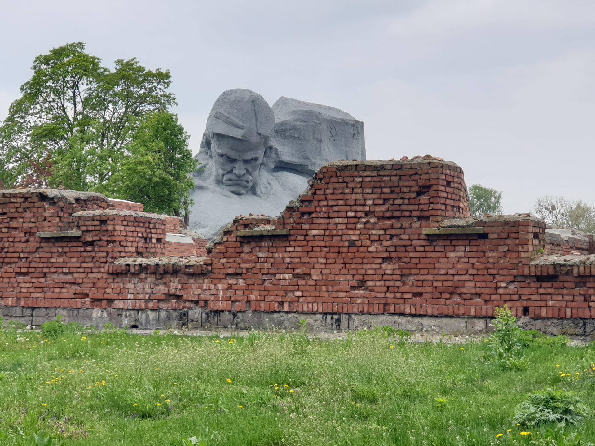 брестская крепость надписи