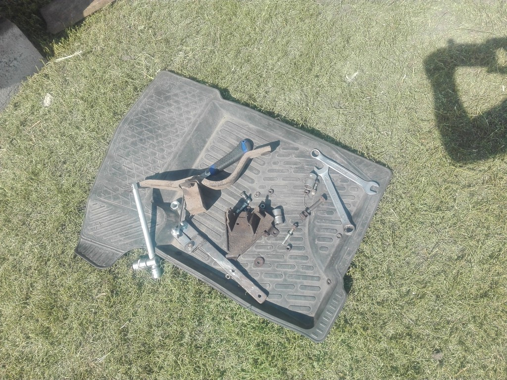 Замена подшипника раздатки и переклейка поддона КПП — Chevrolet Niva, 1 ...