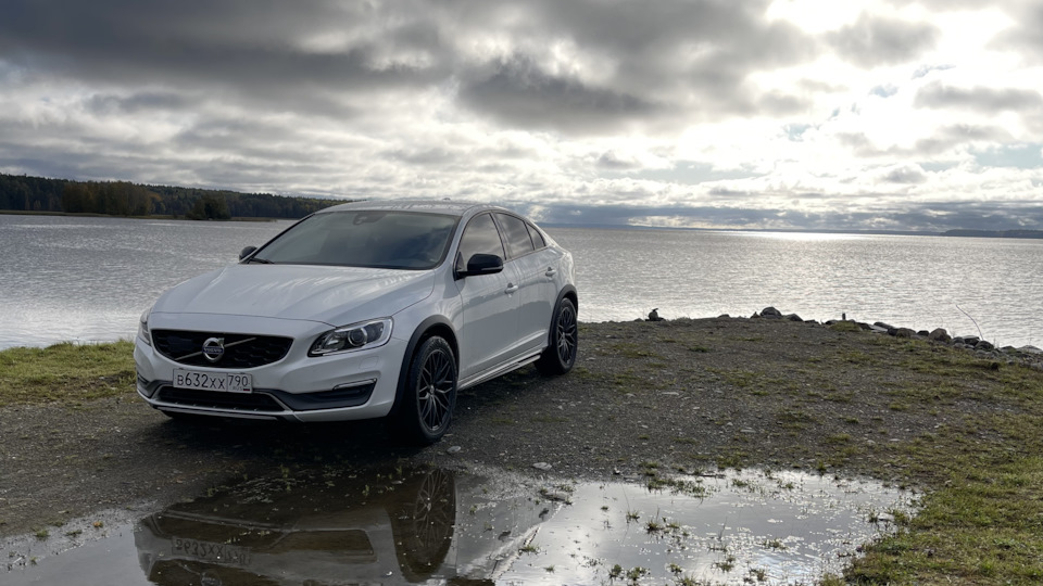 Volvo S60 Cross Country Лось