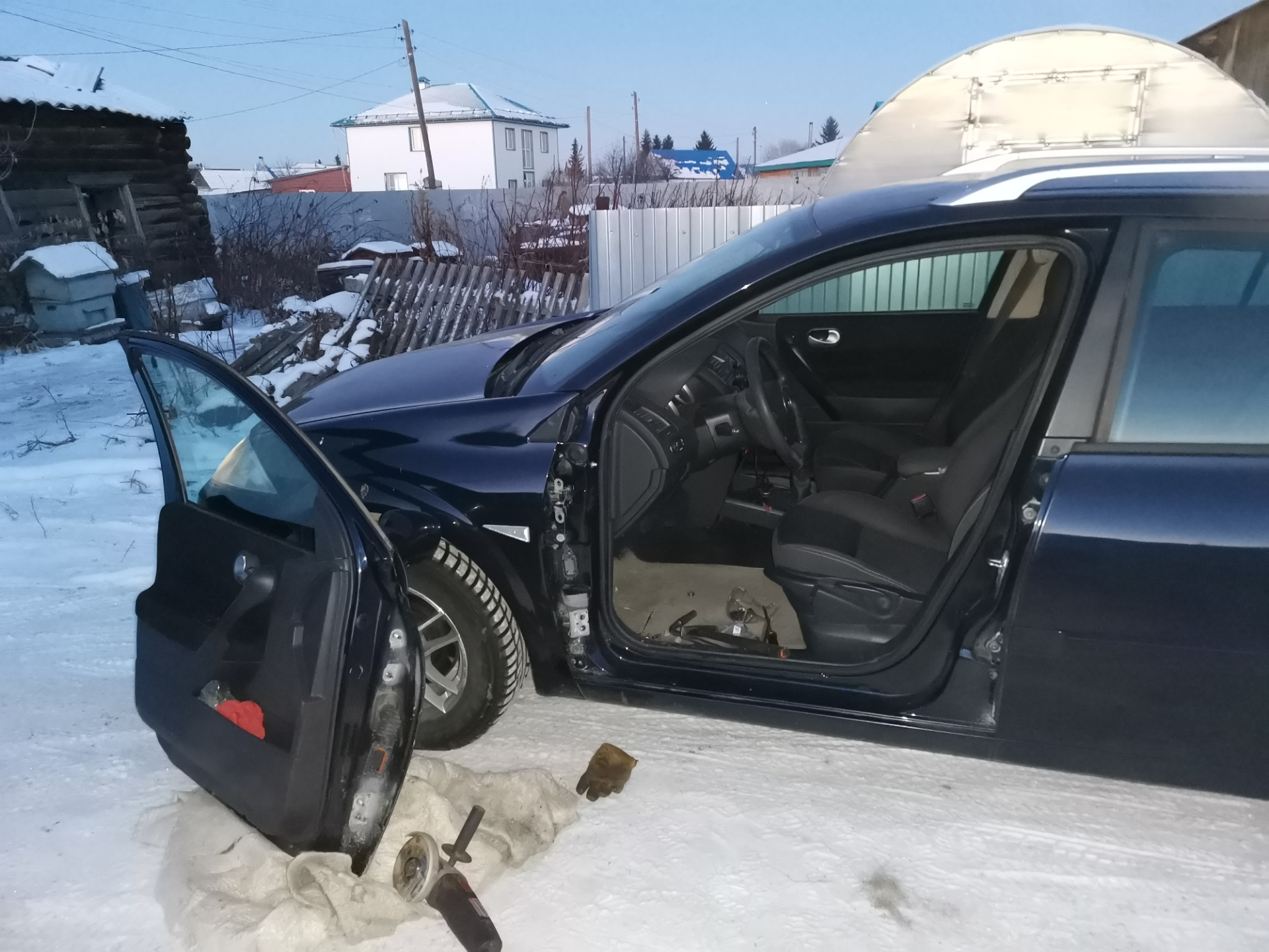 Ремонт дверной петли. — Renault Megane II, 1,5 л, 2008 года | своими ...