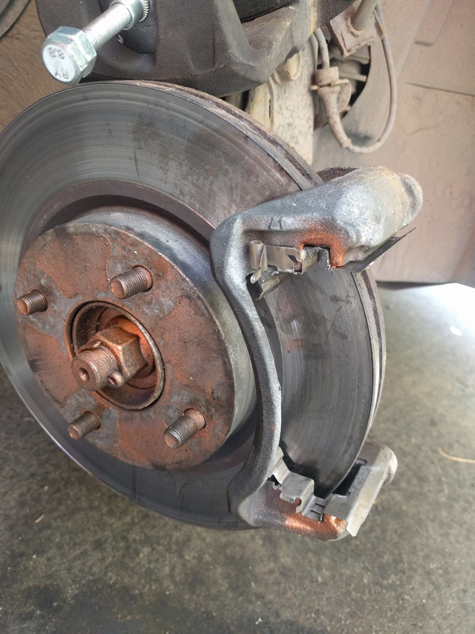 Фото в бортжурнале Nissan Tiida (1G)