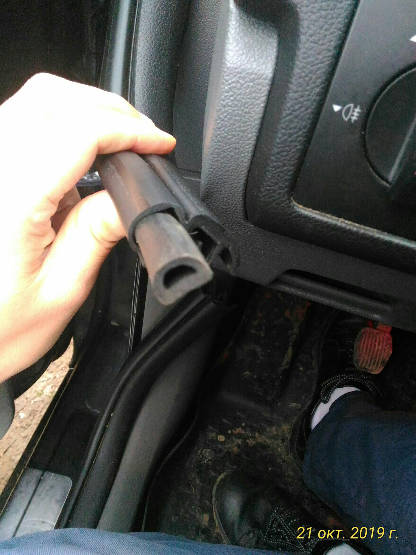 Доработка дверных уплотнителей — Ford Focus II Sedan, 1,6 л, 2011 года ...