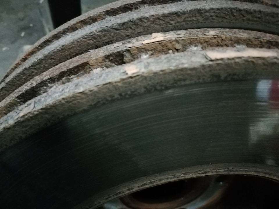 Замена тормозных дисков и колодок — Ford Fusion (2G), 2 л, 2016 года ...