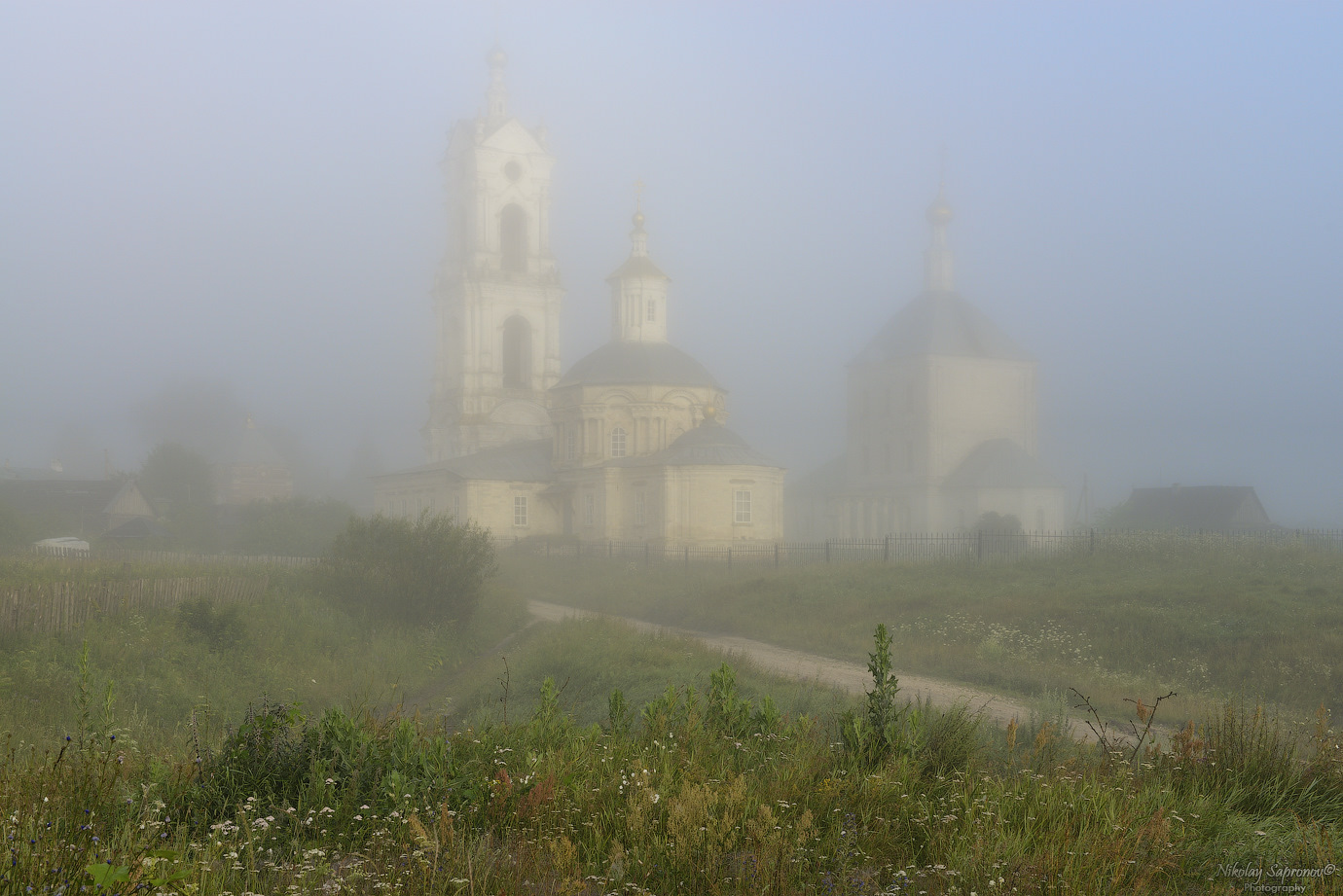 Россия храмы туманное утро