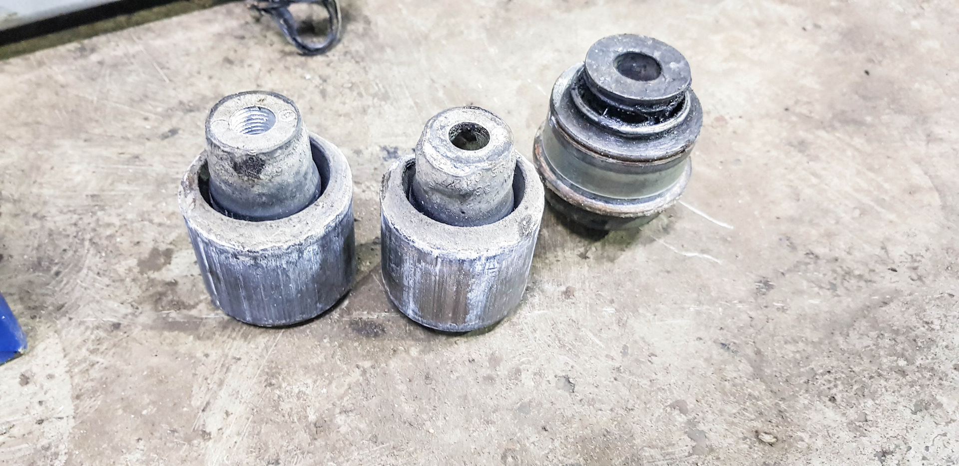 сколько сайлентблоков задней. сайлентблоки задней балки киа рио 3. сайлентблок амортизатора а80б4. сайлентблоки рычагов задней подвески форд фокус 2. сайлентблок 422529632.