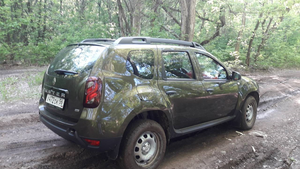 Renault Duster хаки