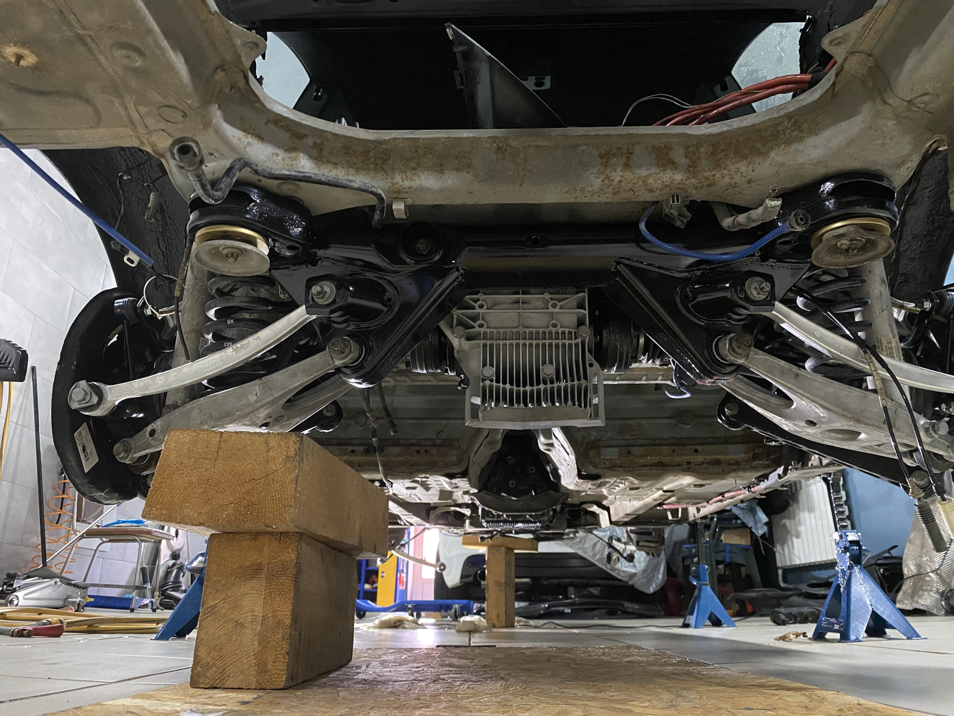 8. Часть задний подрамник — BMW 1 series Coupe (E82), 4 л, 2010 года ...