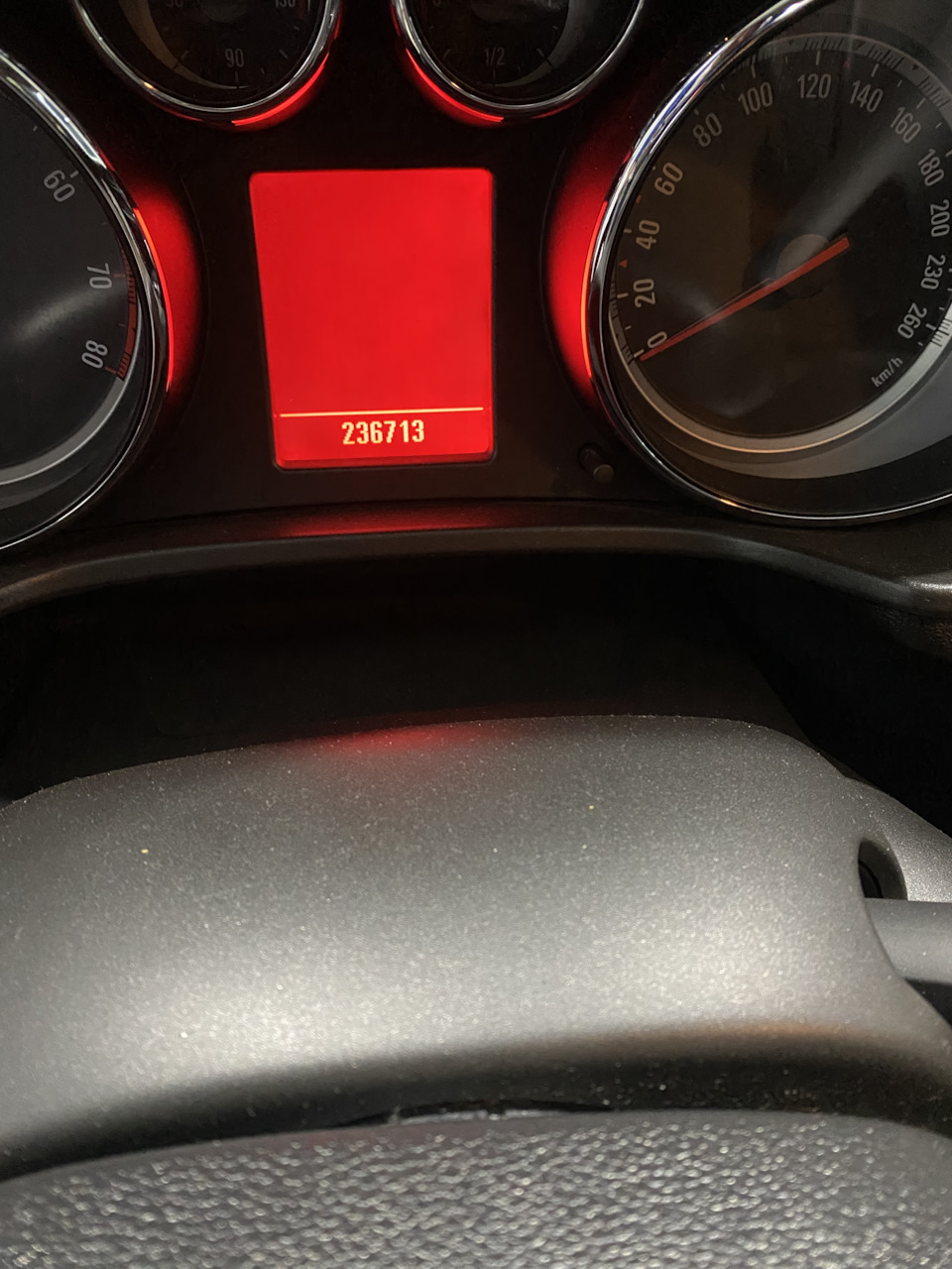 Пробег, чтобы знать когда менял. — Opel Insignia (1G)