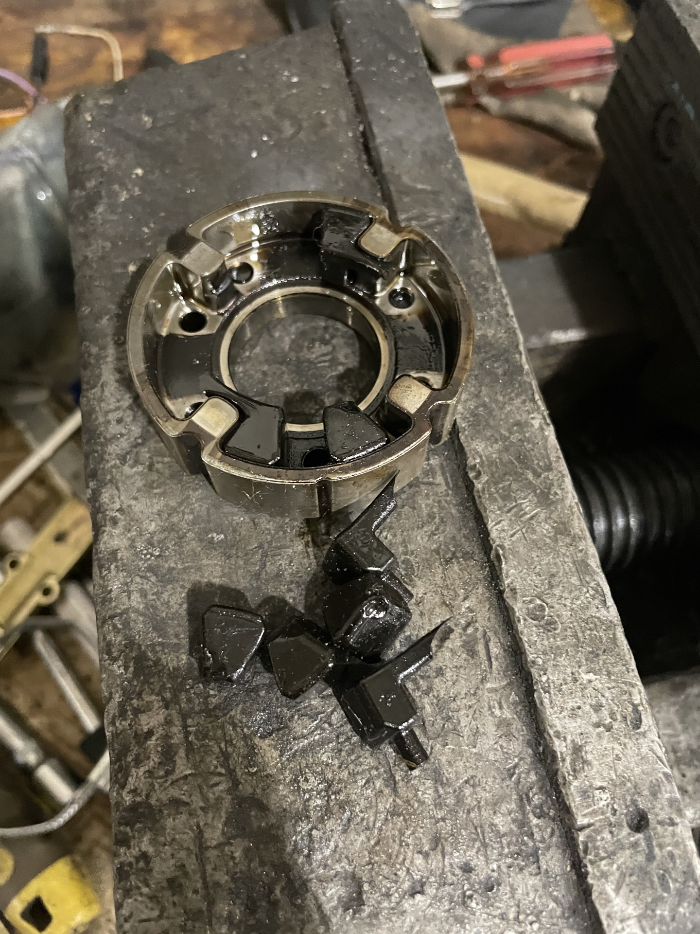 Замена демпферов на балансировочных валах — Toyota Camry (XV50), 2,5 л ...