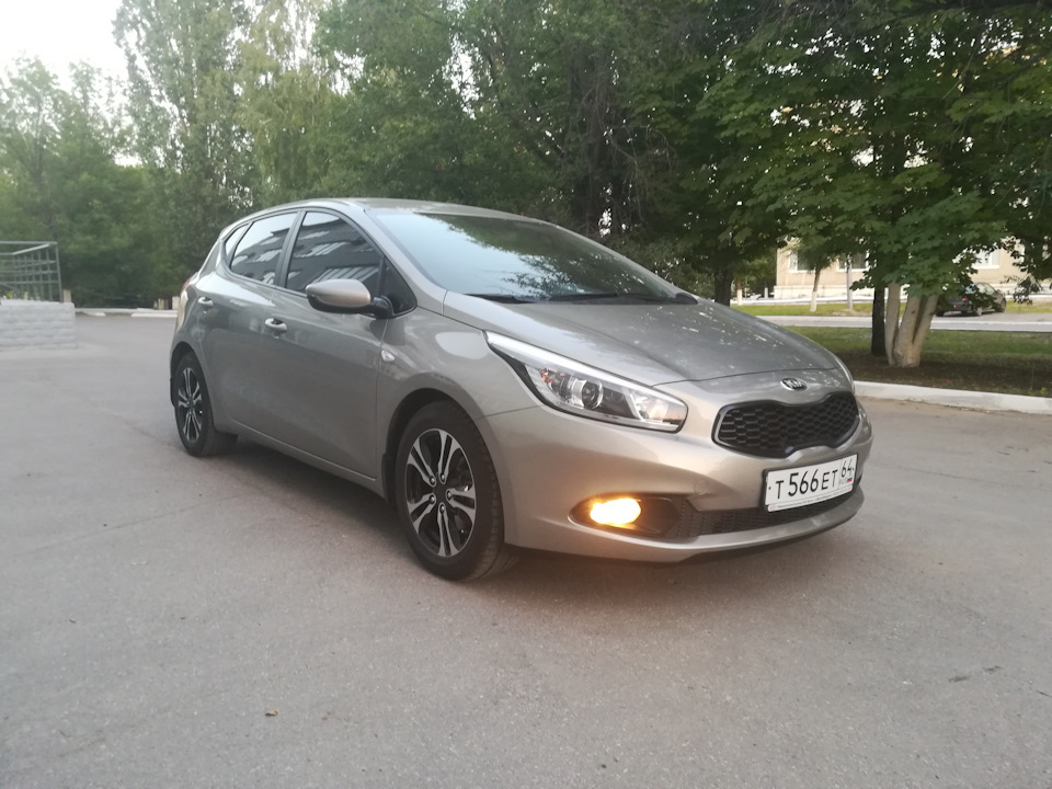 Kia Ceed JD 2013 Sirius Silver