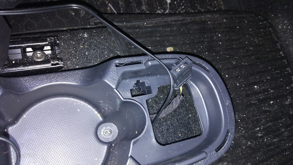 Кабель протащен, победа! — Renault Duster (1G)