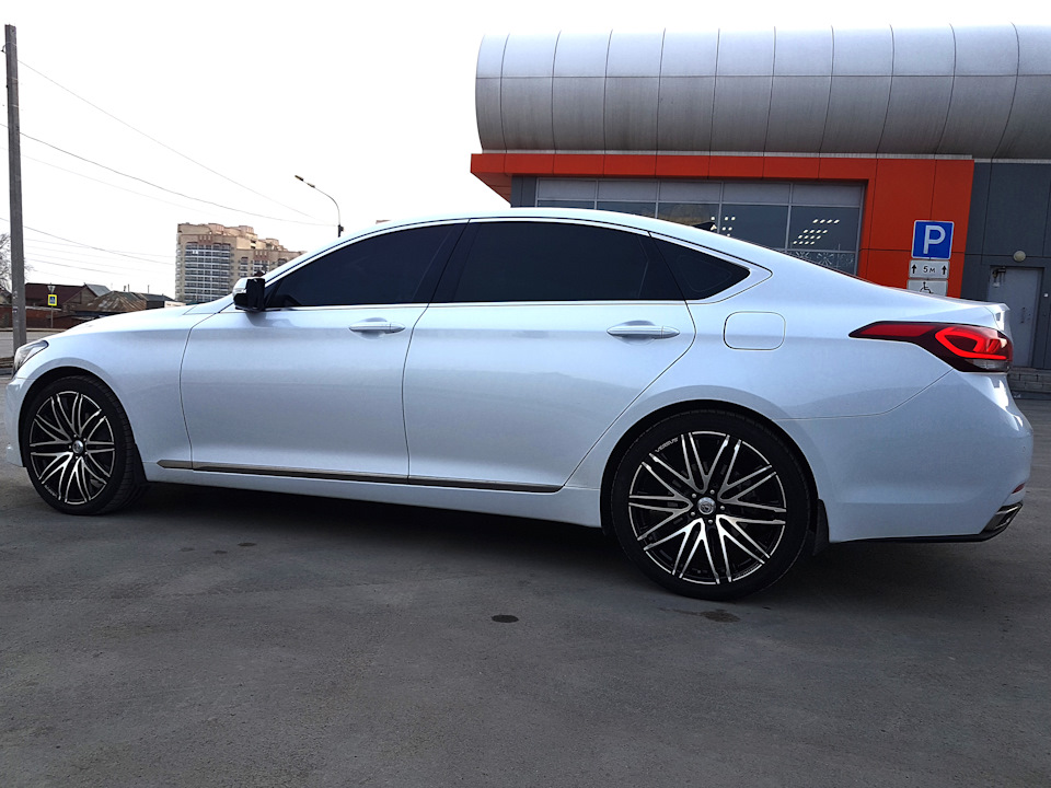Genesis g80 черный. Genesis g90 i. Genesis g80 диски r19. диски на genesis. диски на genesis.