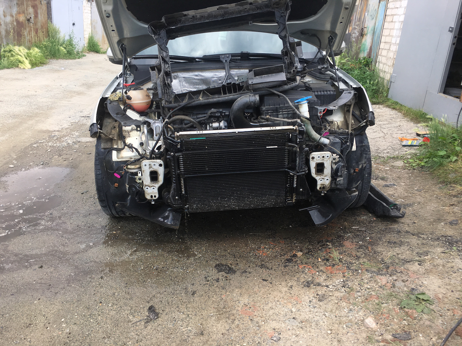 0 дизель. 0 tsi. Радиаторы фольксваген тигуан. Масляный радиатор тигуан 2. Тигуан промыть радиаторы.