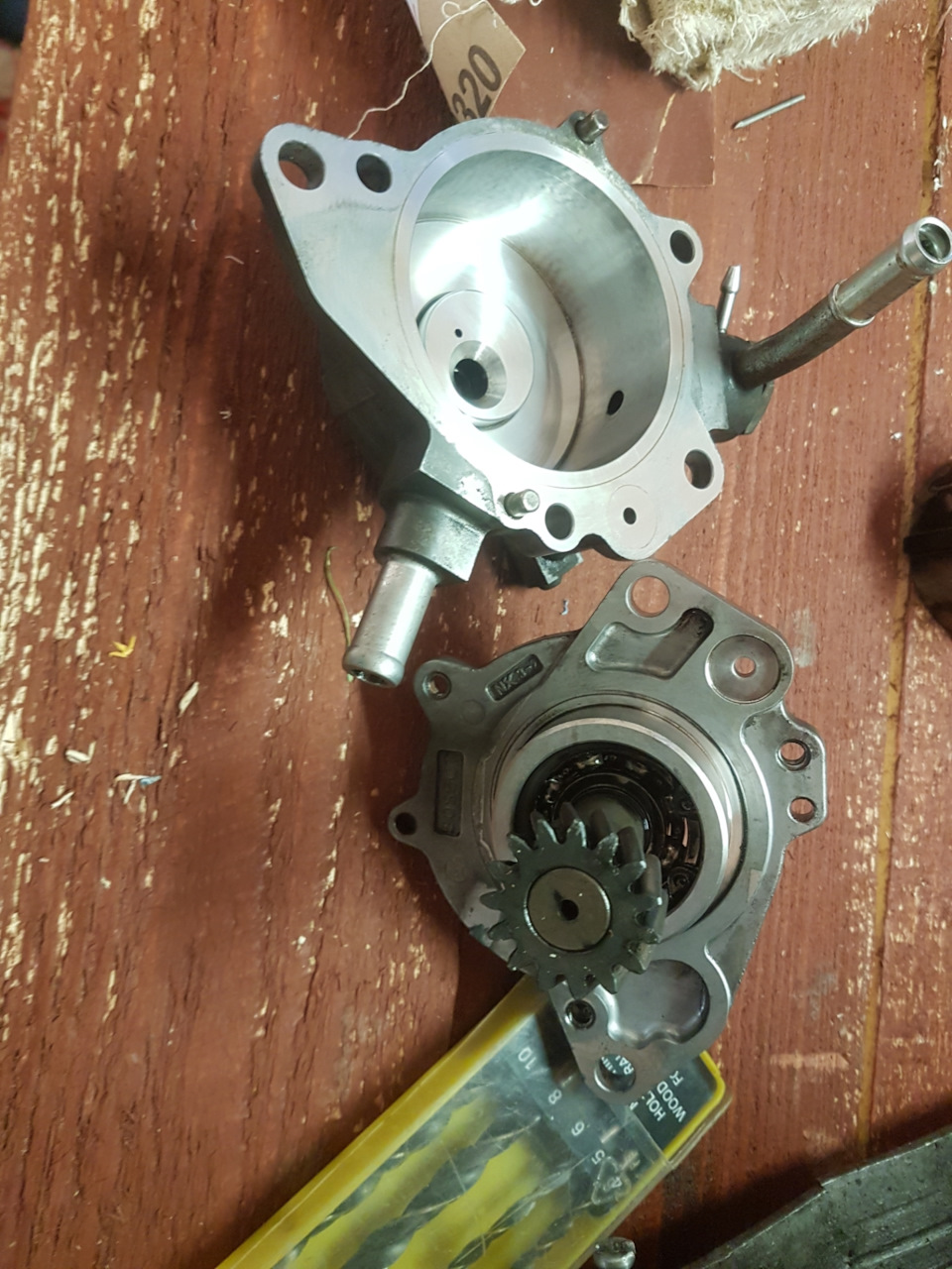 Разборка вакуумного насоса и посадка на герметик. — DRIVE2