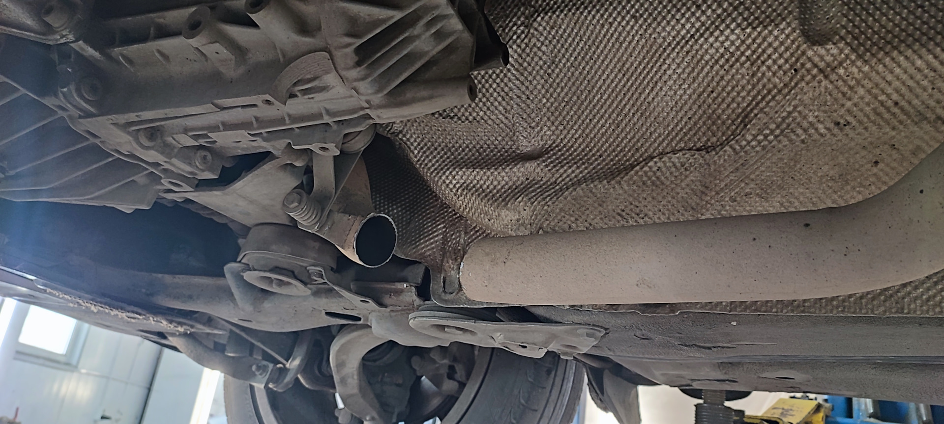 Замена гофры глушителя. — Volkswagen Passat B5, 1,8 л, 1998 года ...