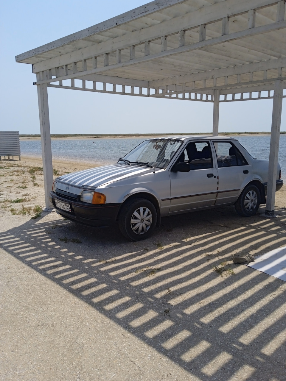 На солёном озере, Счастливо Херсонская область — Ford Orion (2G), 1,6 л,  1987 года | покатушки | DRIVE2