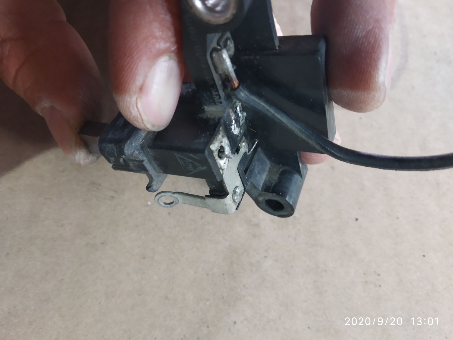 Генератор уаз замена щеток. Генератор уаз замена щеток. Щётки генератора уаз 469 карбюратор. Генератор уаз замена щеток. Генератор уаз буханка 409.