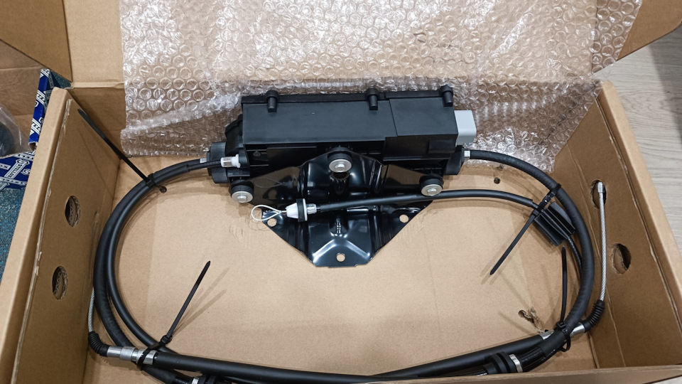 4. Замена блока ручника на новый дубликат. Кнопка с Автохолд. — BMW X5 ...