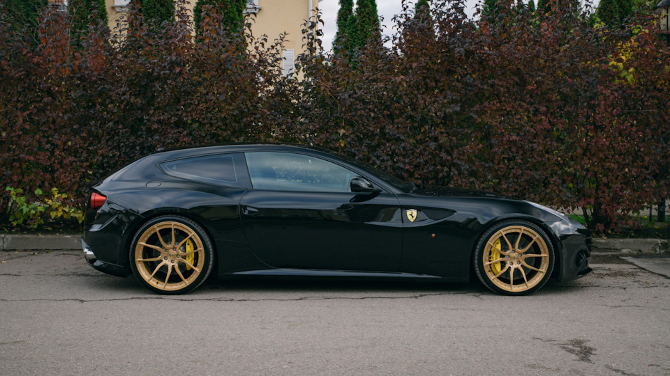 Фото в бортжурнале Ferrari FF