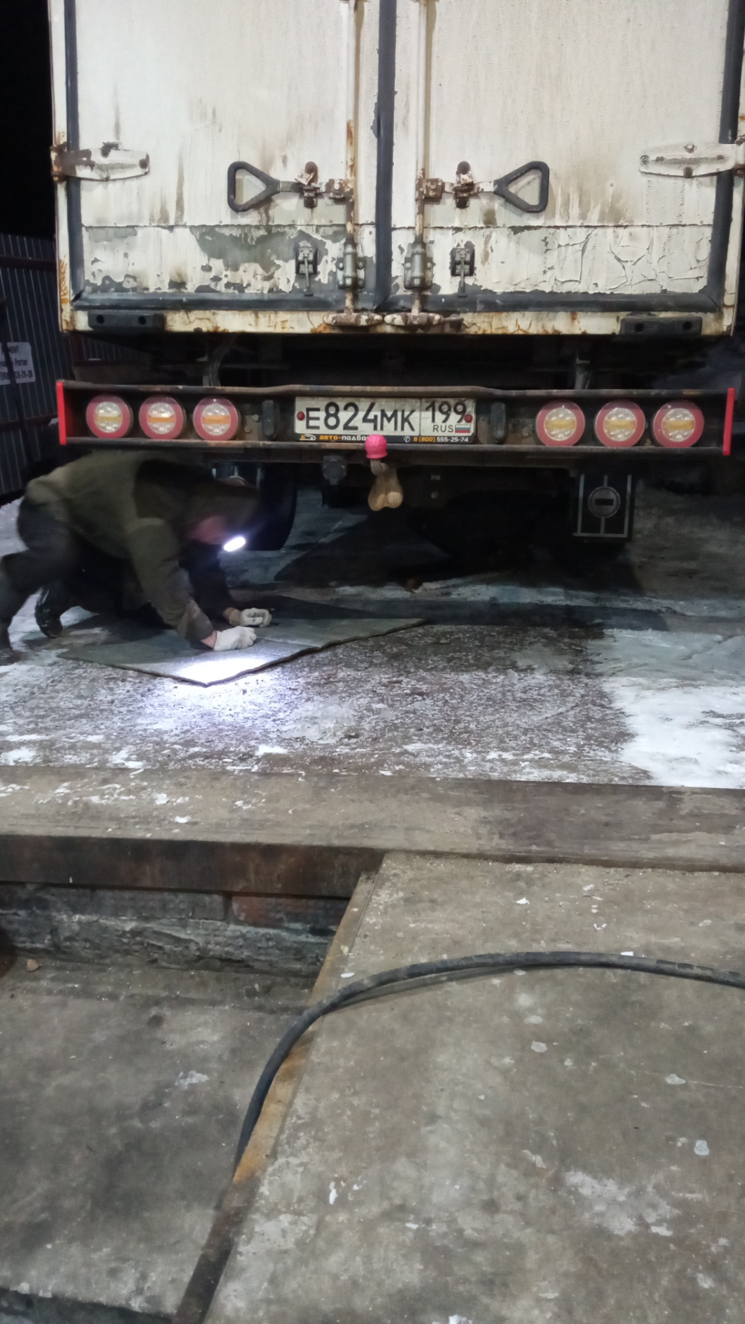 Замена задней тормозной трубки портер 1 — Hyundai Porter (3G), 2,5 л ...