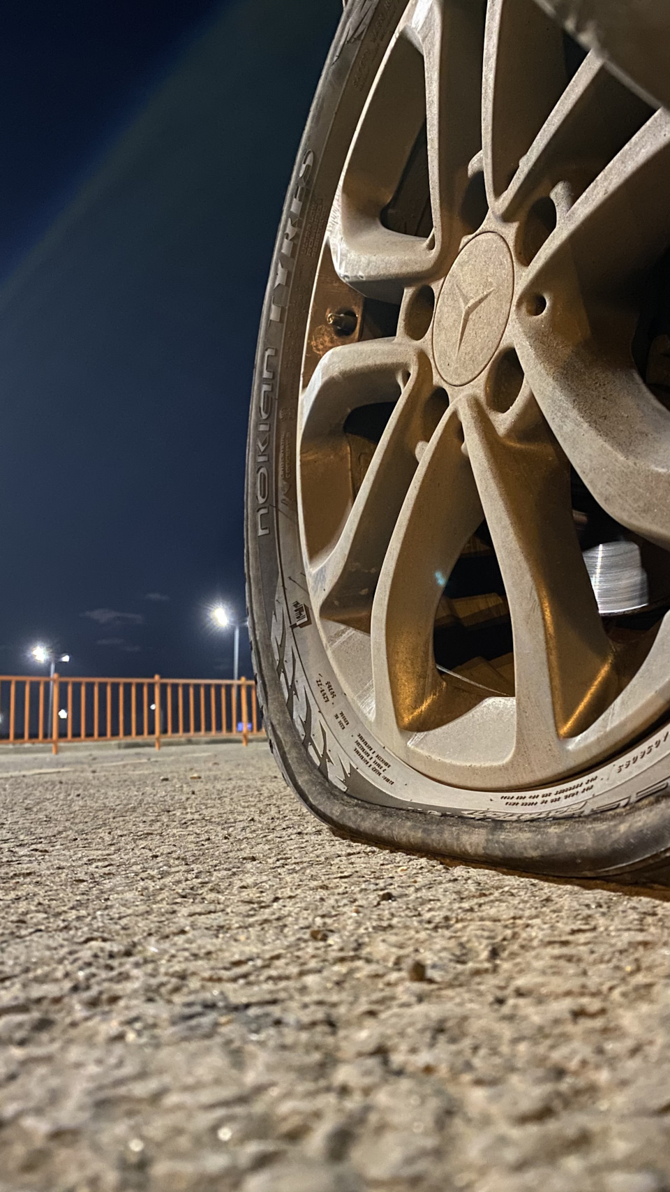 Спустило колесо на ЦКАД — DRIVE2