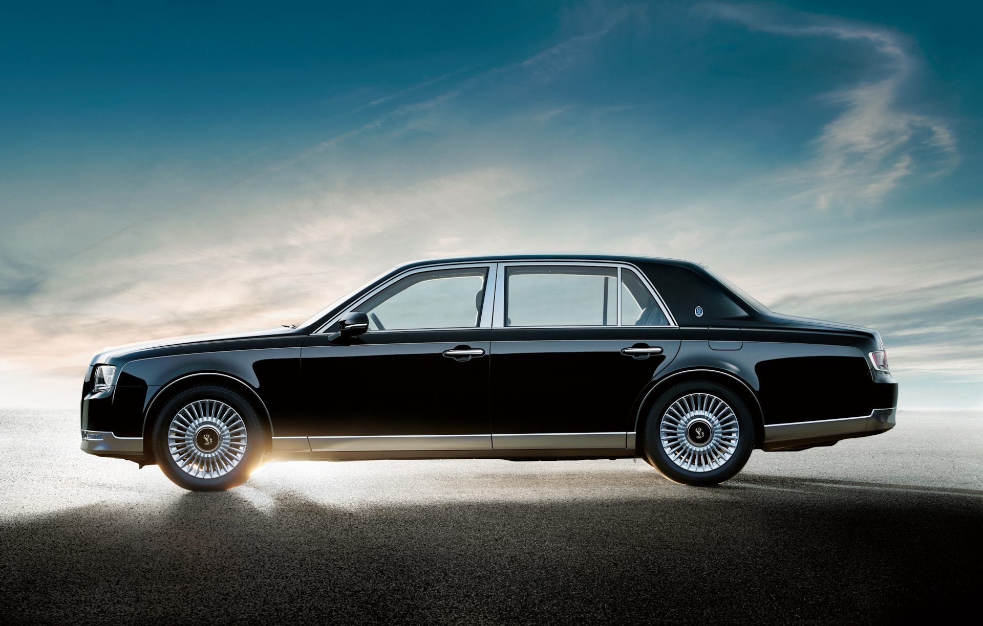 Century d. Toyota Century g60. Тойота сенчури 3 поколение. Тойота сенчури 2 поколение. Toyota Century w12.