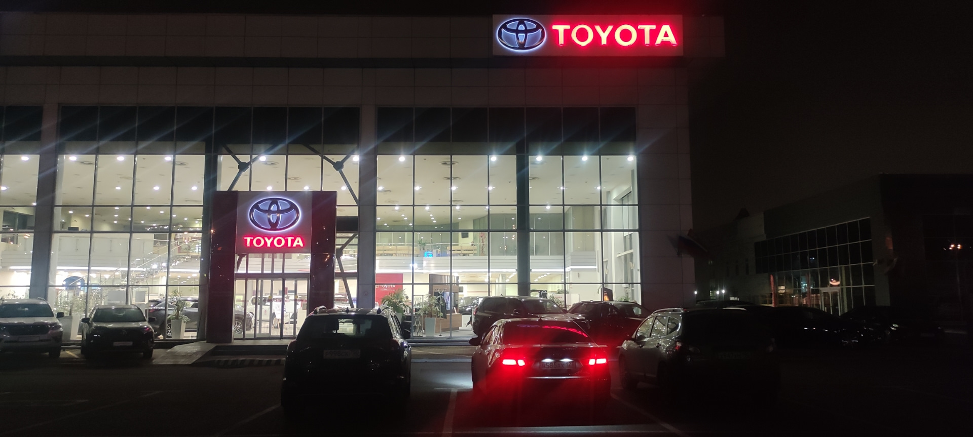 Оригинальные резинки на дворники — Toyota Camry (XV50), 2,5 л, 2017 ...