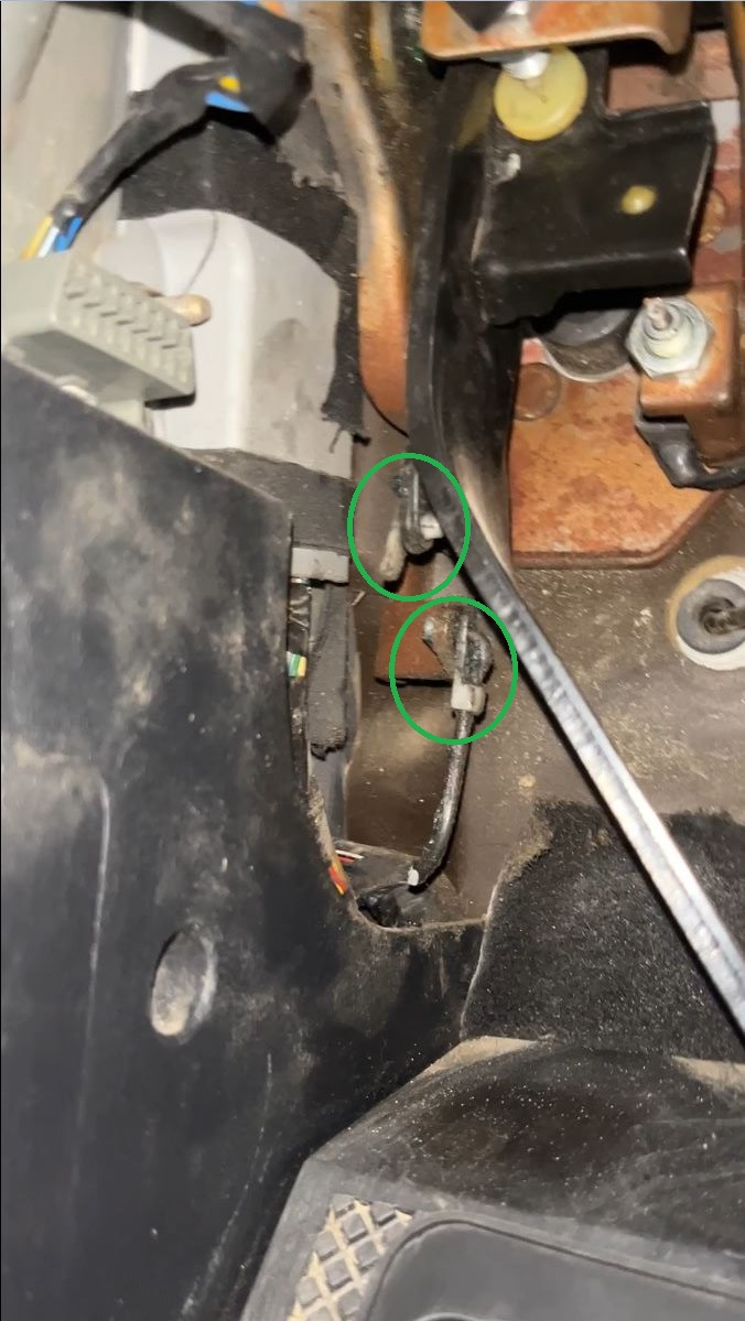 22.12.2022 пружина педали сцепления — ТагАЗ Tager 3D, 2,3 л, 2009 года ...