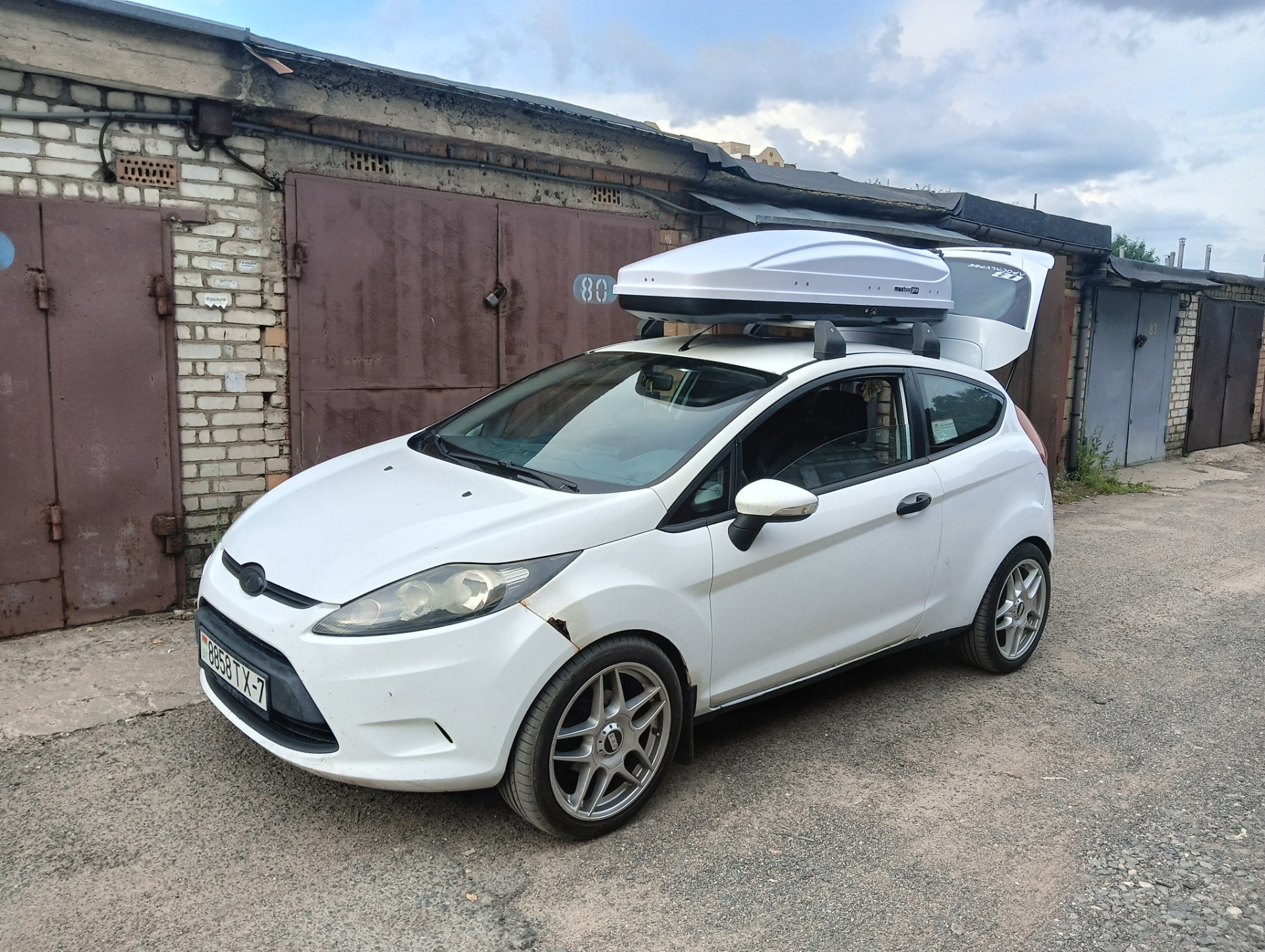 Вопрос про крылья🙃 — Ford Fiesta (Mk VI), 1,2 л, 2009 года | просто так ...