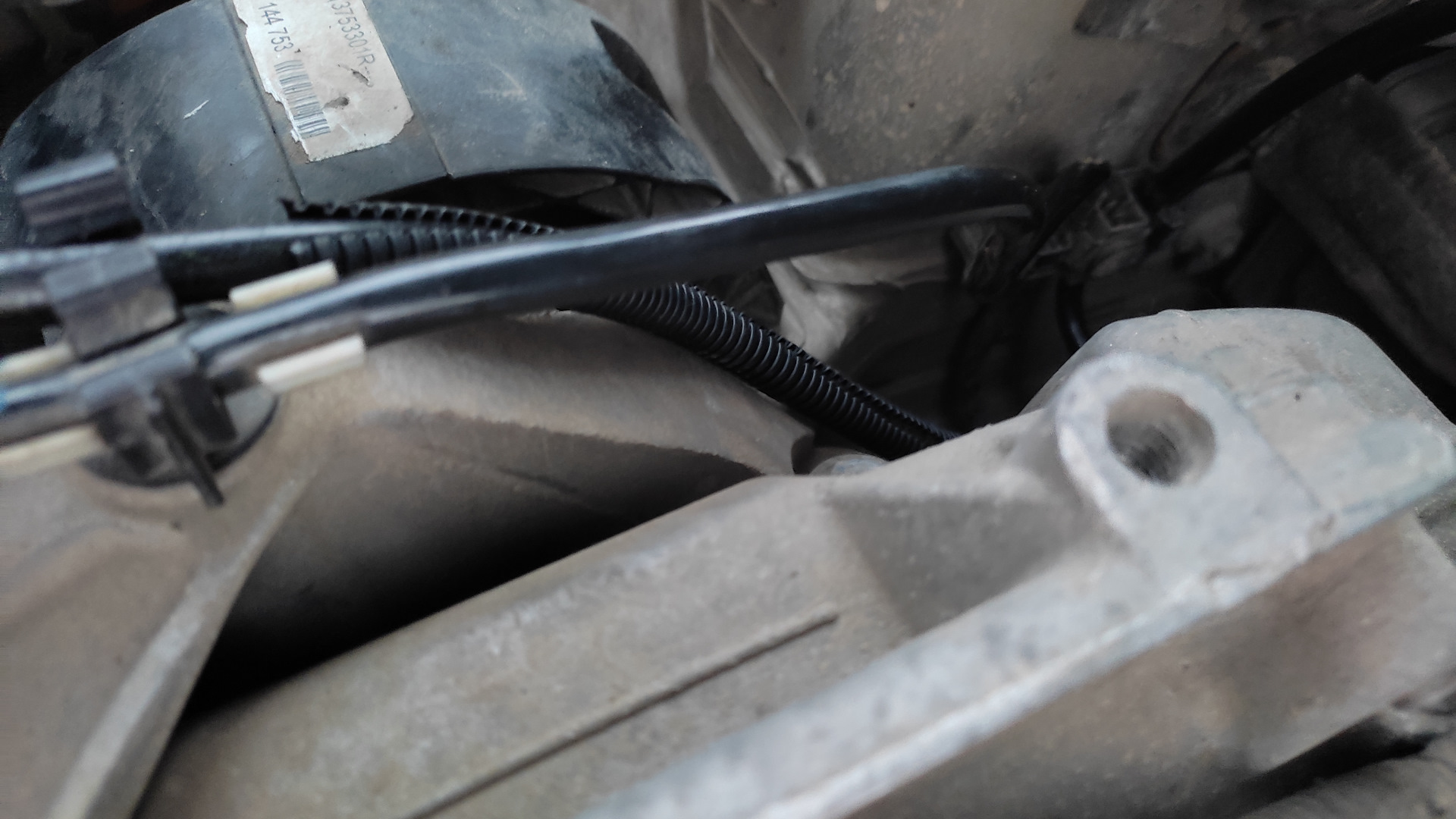 Заслонка дросселя рено меган 2. Renault scenic 2 дроссель. Дроссельная заслонка рено меган 2. Дроссельная заслонка logan k4m. Рено логан 2 ошибка дроссельной заслонки.