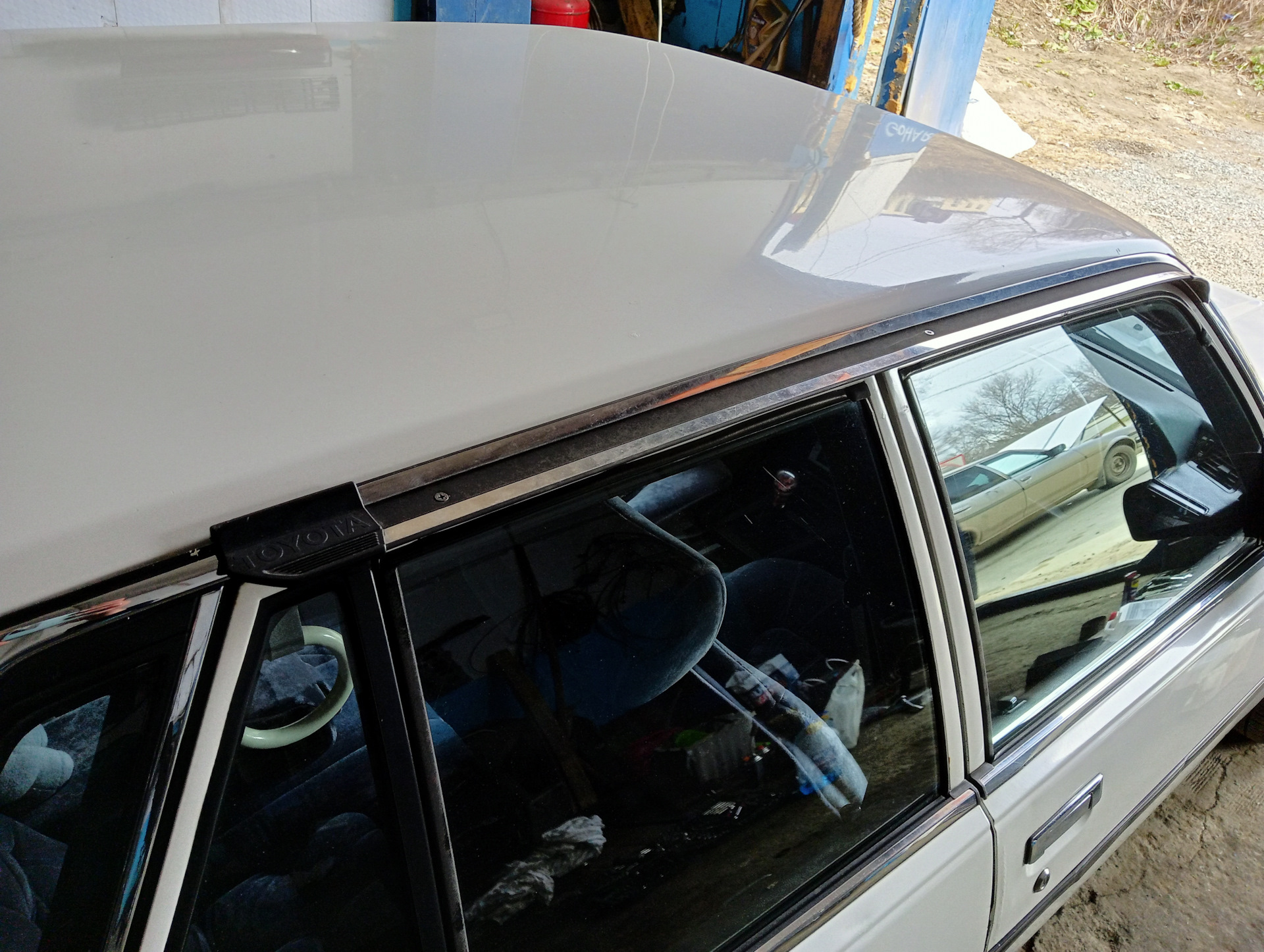 Ветровики и заводские крепления дворников — Toyota Mark II (70), 1,8 л ...