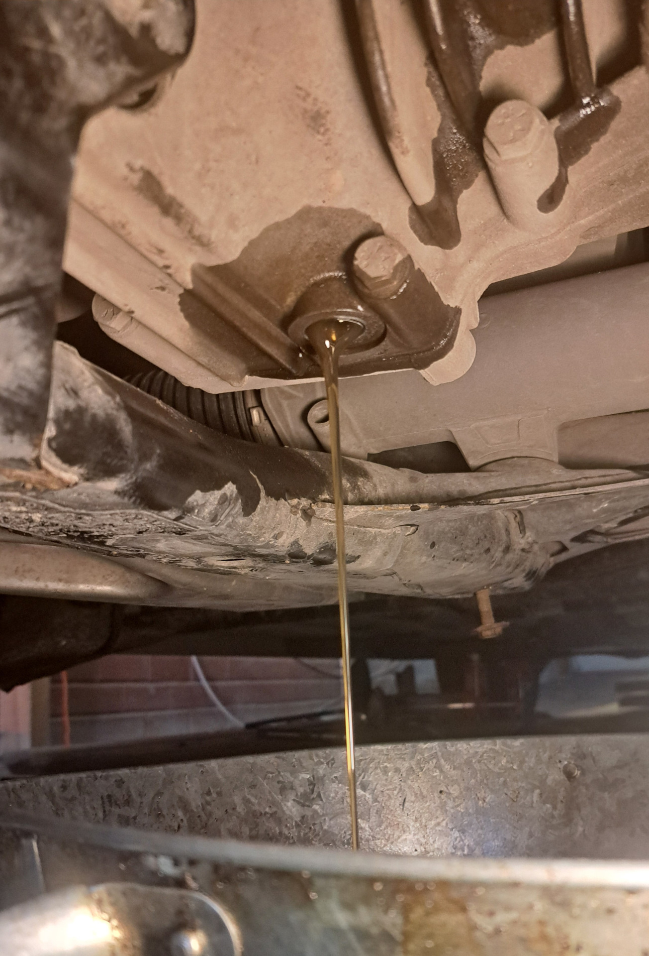 0 масло в раздатке. сливная пробка раздатки аутлендер 3. когда менять масло в раздатке. когда менять масло в раздатке. когда менять масло в раздатке.