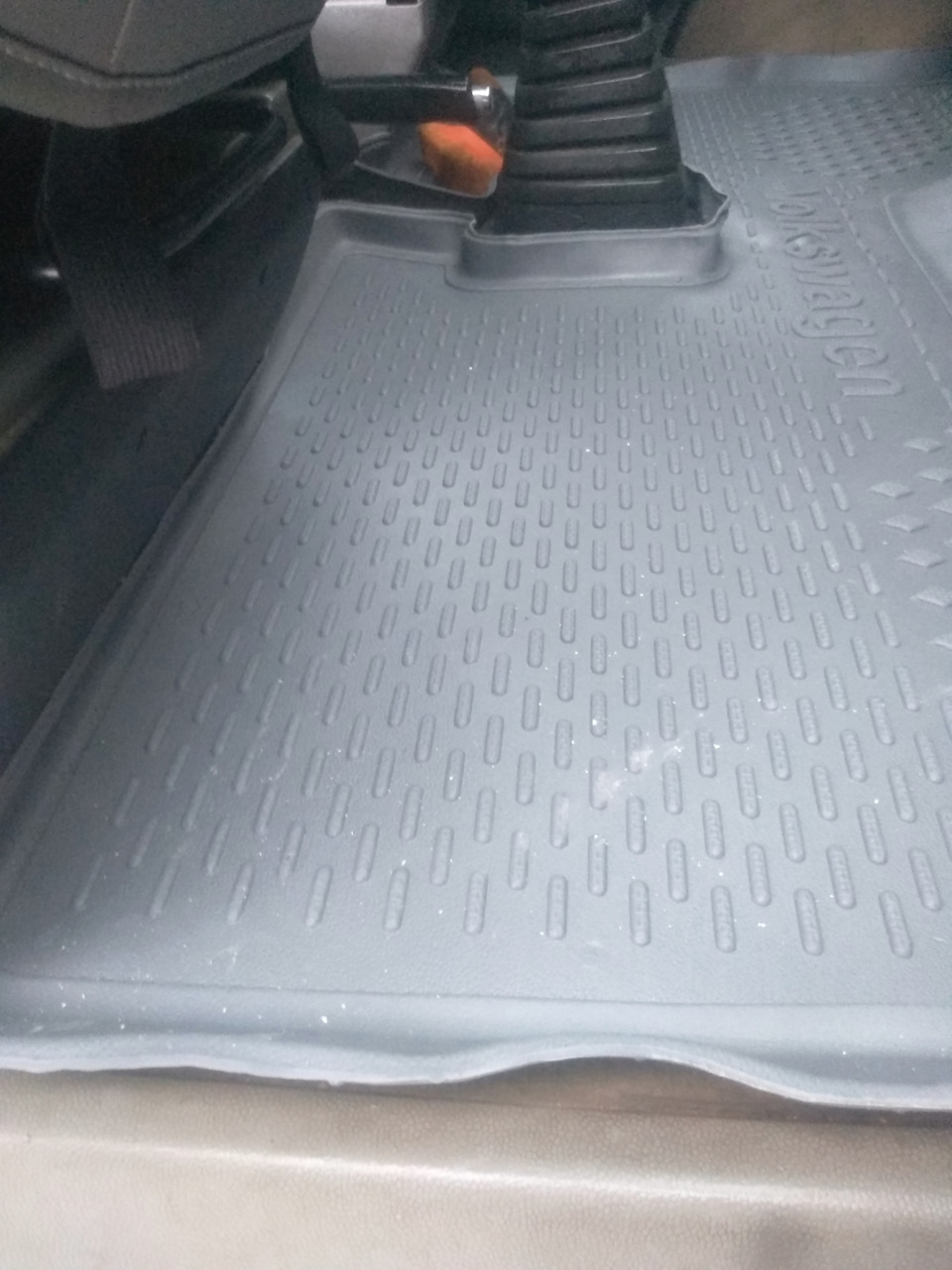 .Могли бы и размер по точнее подогнать у рычага КПП — Volkswagen Multivan (T4)