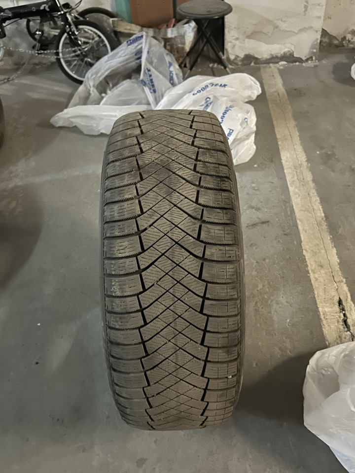 Шины зимние нешипованные Pirelli 255/55 R19, литые диски 5Jx19 ET-36 ...
