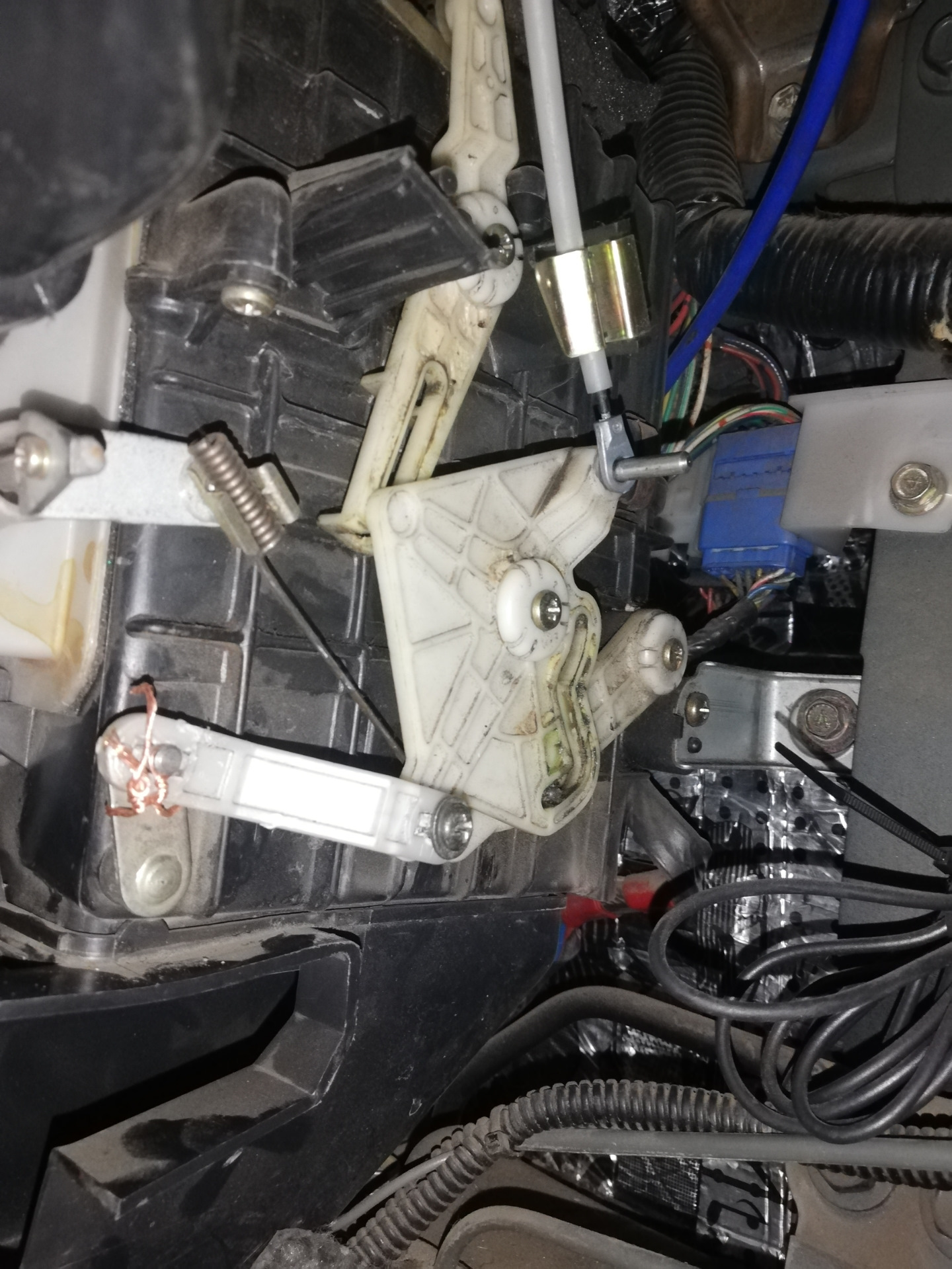 Короб заслонок, а что это значит… — Toyota Lite Ace, 2 л, 1993 года ...