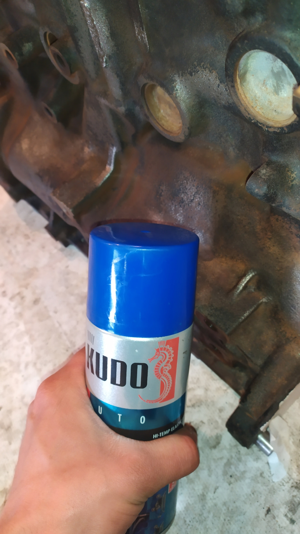 Взял синию термостойкую краску вроде KUDO. — Mitsubishi Galant (6G)