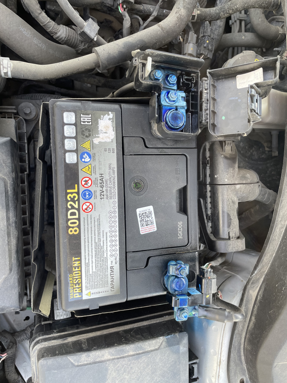 Новый Президент — Hyundai Solaris (2G). Запчасти на фото: 80D23L