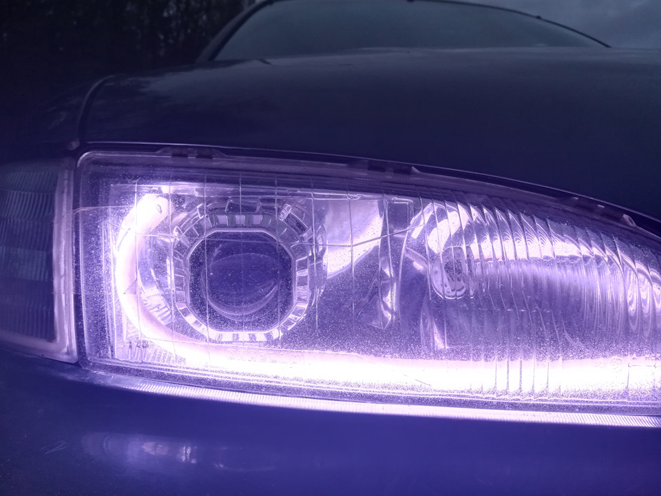 Фары мондео. Ford Mondeo mk1 фары. Mondeo 01 Headlamp. Ближний свет Мондео мк1. Ксеноновые фары мк1.