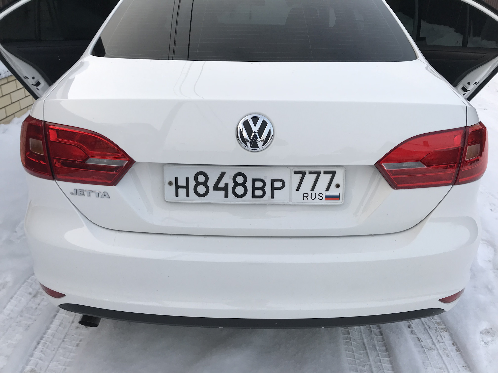 Номера без рамок — Volkswagen Jetta VI, 1,6 л, 2014 года | стайлинг | DRIVE2